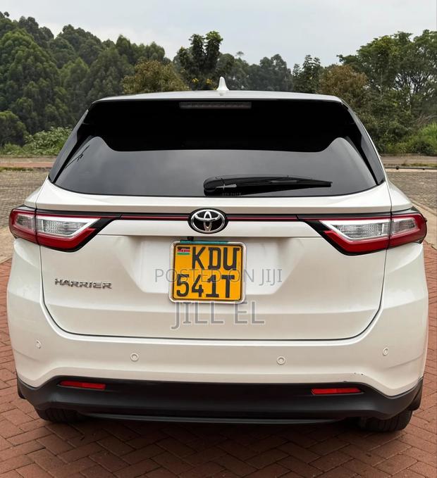 Toyota Harrier 2.0 2018 White