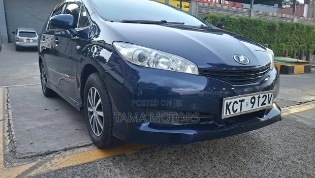 Toyota Wish 2011 Blue