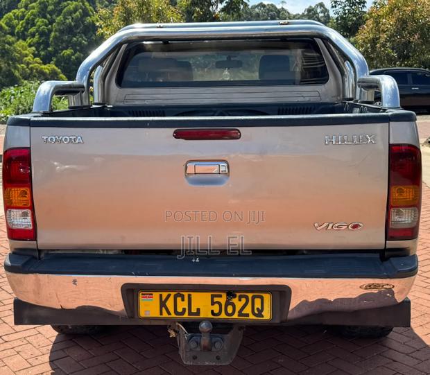Toyota Hilux 2012 Silver