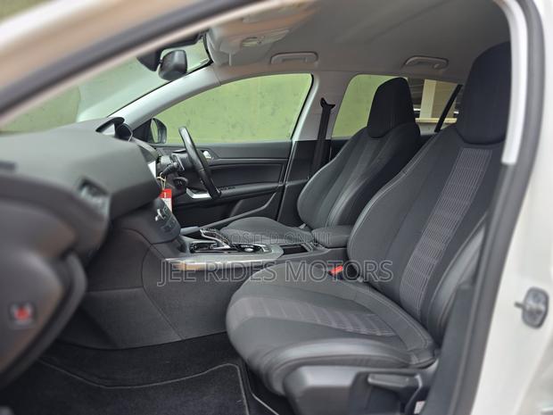 Peugeot 308 2019 White