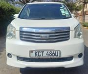 Toyota Noah 2.0 158hp FWD (8 Seater) 2011 White for sale