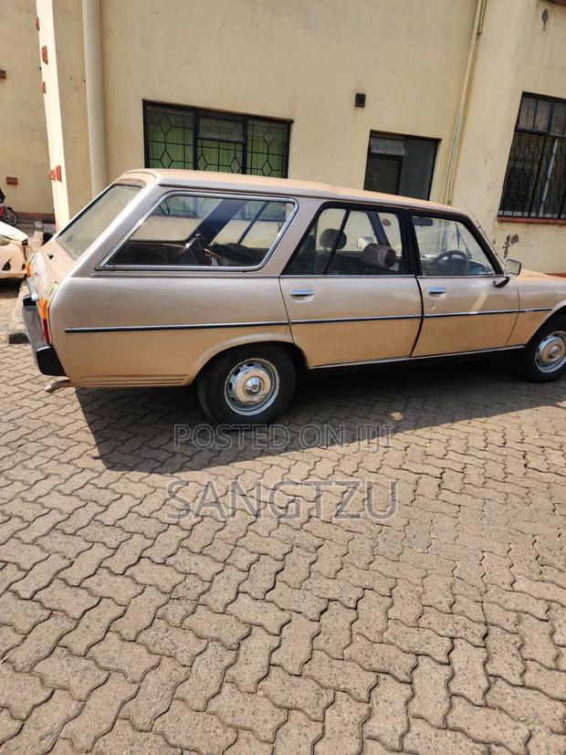 Peugeot 504 2000 Beige