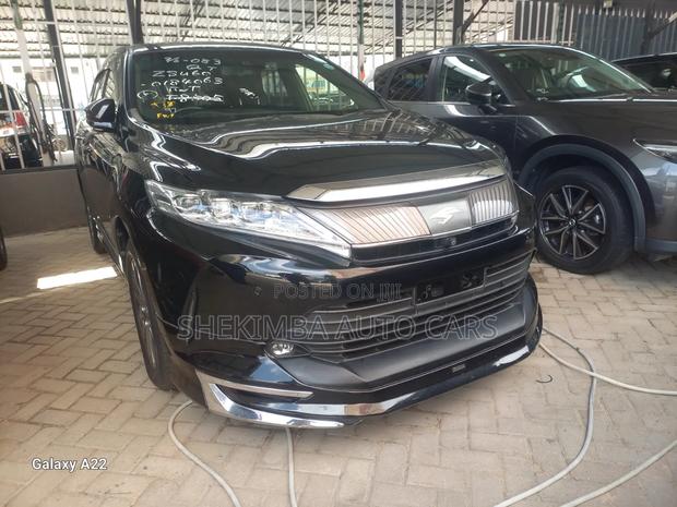 Toyota Harrier 2.0 2020 Black