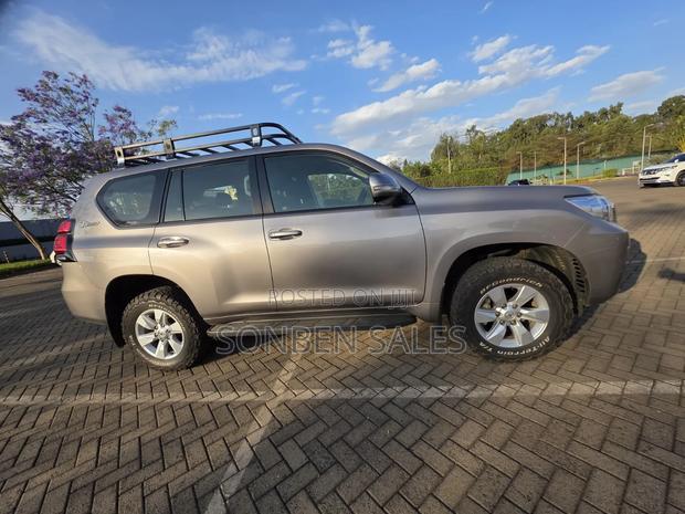 Toyota Land Cruiser Prado 2.8 2021 Gray