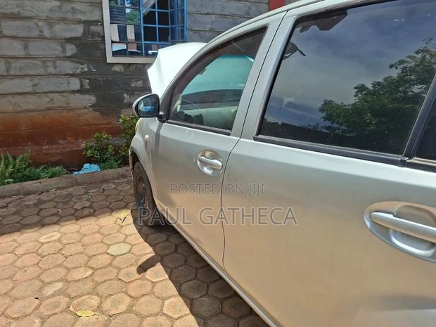 Toyota Passo 2011 Silver