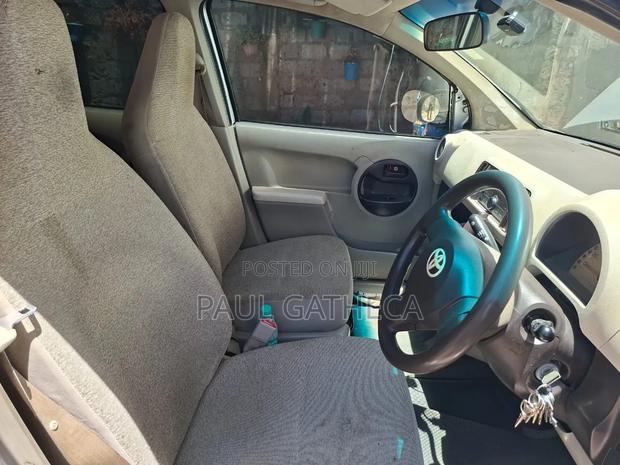 Toyota Passo 2011 Silver