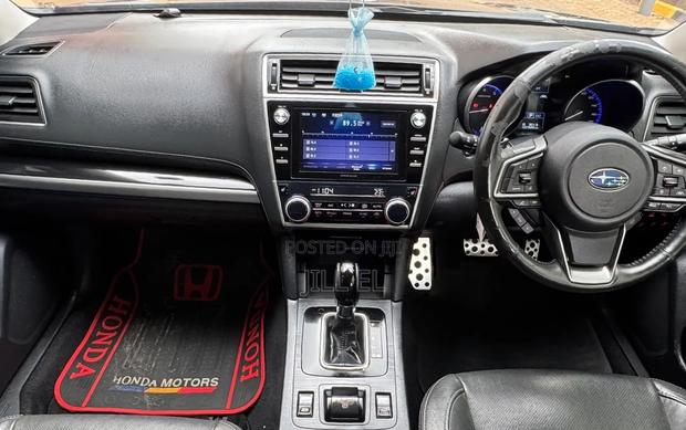 Subaru Outback 2.5i Premium AWD 2018 Black