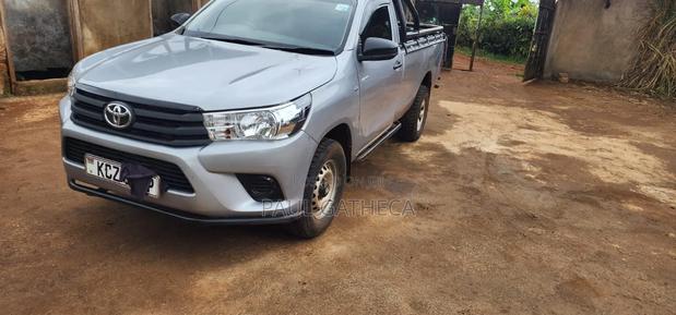 Toyota Hilux 2020 Silver