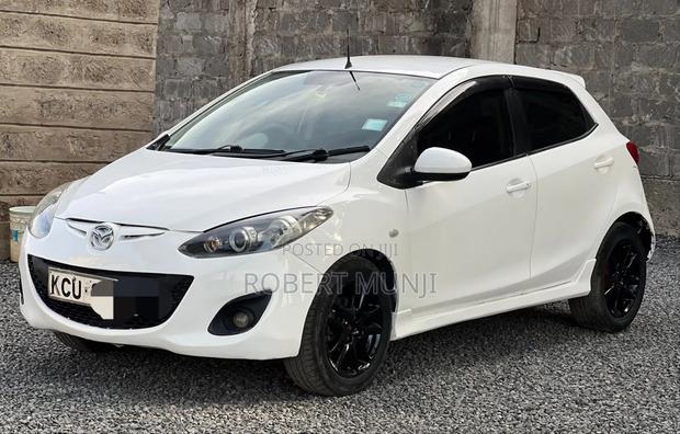 Mazda Demio 2012