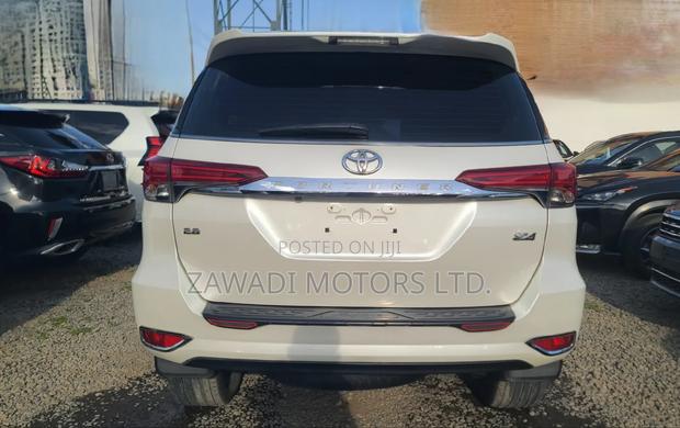 Toyota Fortuner 2019 White