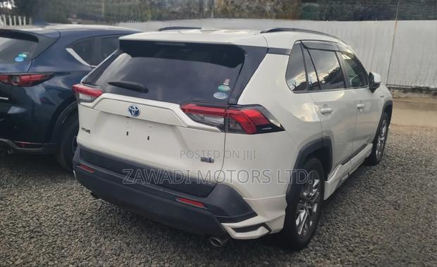 Toyota RAV4 2019 White