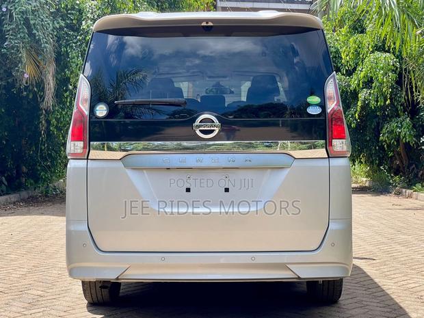 Nissan Serena 2018 Gray