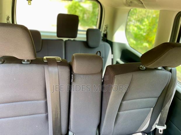 Nissan Serena 2018 Gray