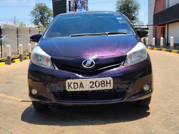 Toyota Vitz 1.3 FWD 5dr 2013 Burgundy