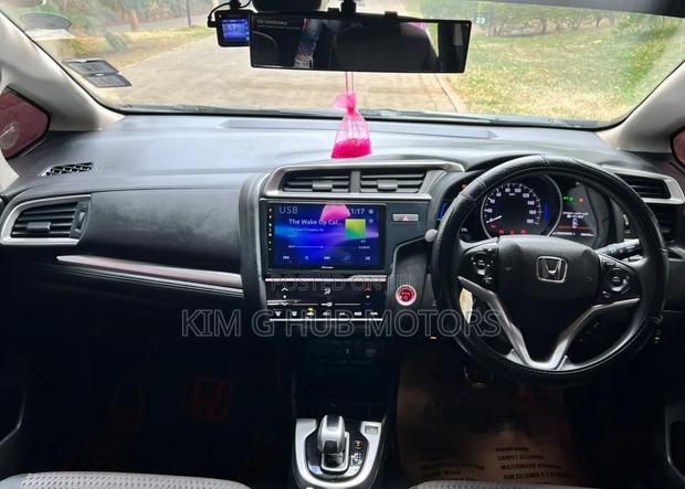 Honda Fit 2017 Silver