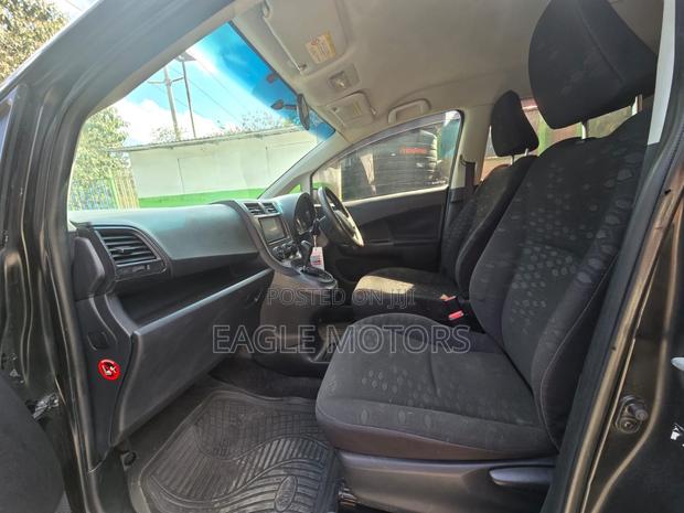 Toyota Ractis 2012 Black