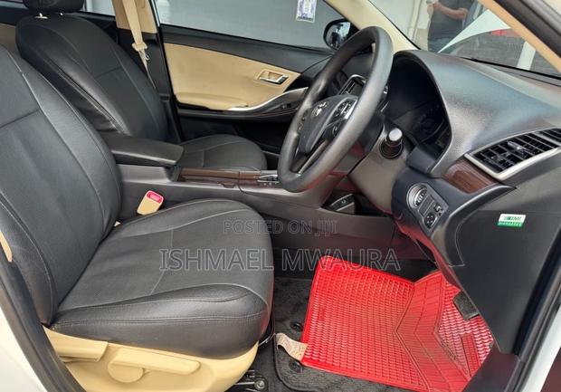 Toyota Premio 1.8 FWD 2018 White