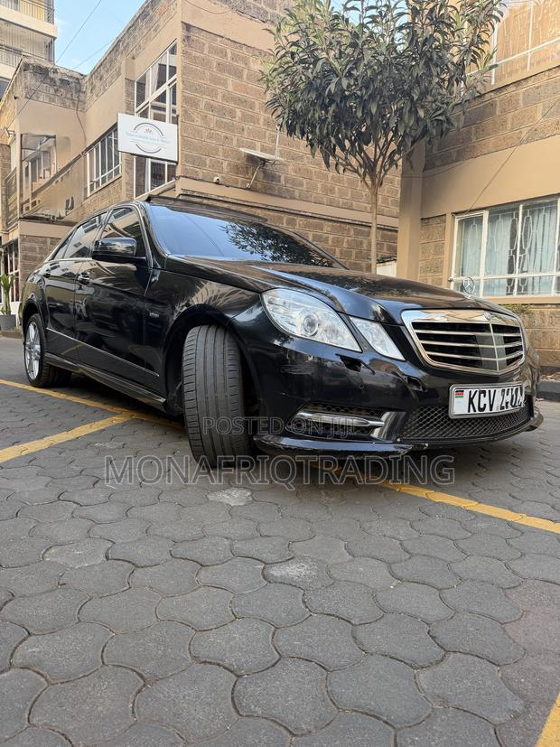 Mercedes-Benz E250 2012 Black