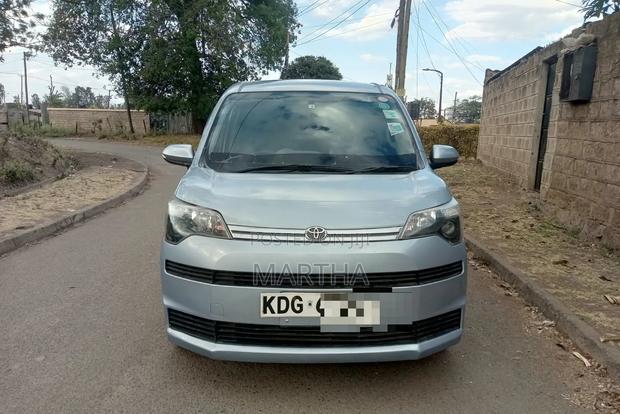 Toyota Spade 2015 Gray