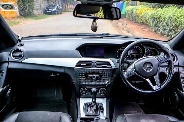 Mercedes-Benz C200 2014 Black