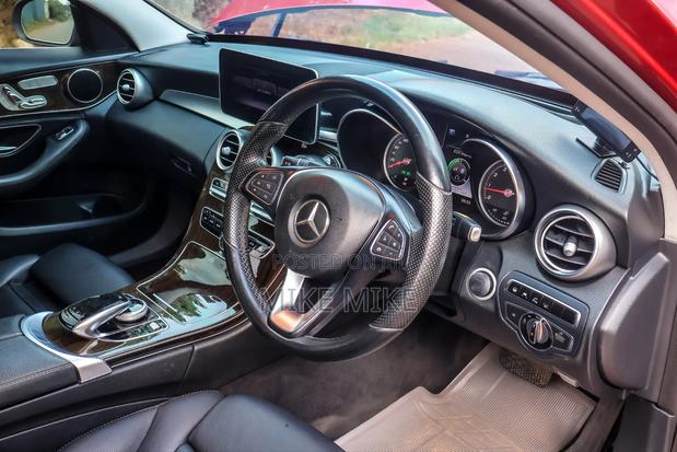 Mercedes-Benz C200 2014 Red