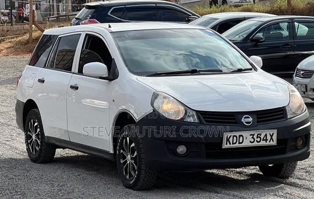 Nissan Advan 2015 White