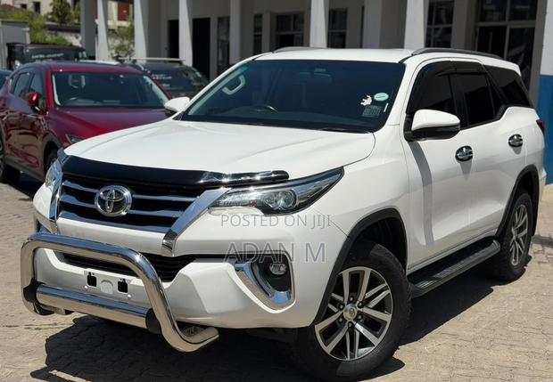 Toyota Fortuner 2019 White