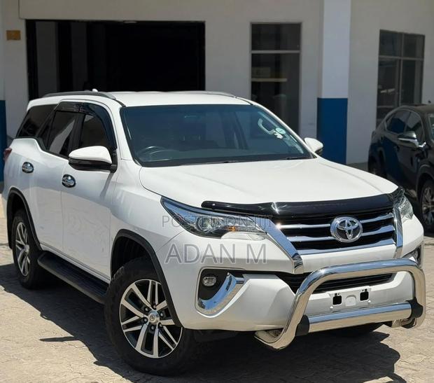 Toyota Fortuner 2019 White