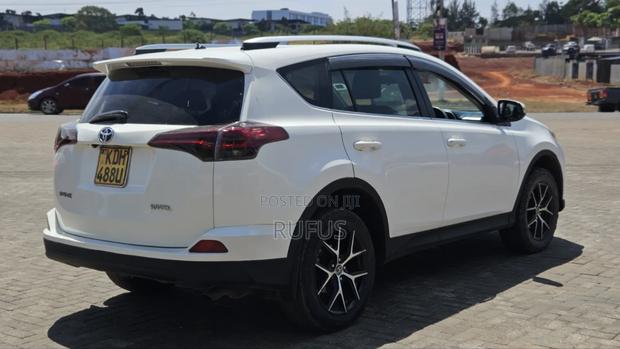 Toyota RAV4 2015 White