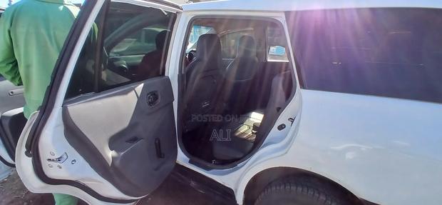 Nissan Advan 2007 White
