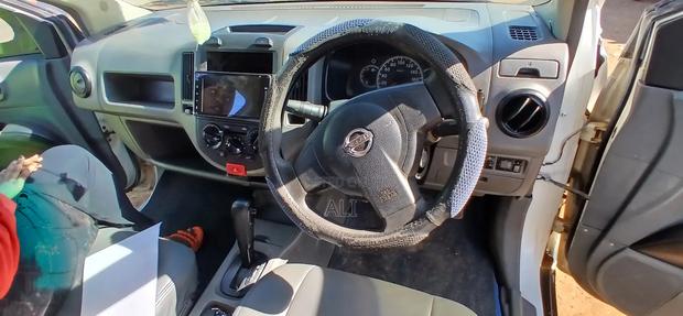 Nissan Advan 2007 White