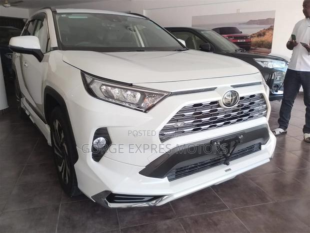 Toyota RAV4 2019 White