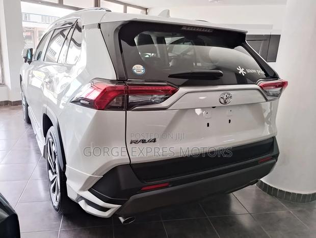 Toyota RAV4 2019 White