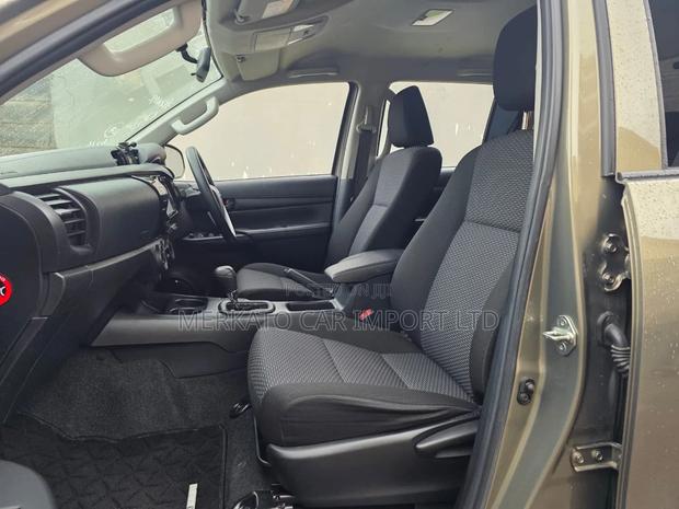 Toyota Hilux Revo Double Cab Deisel 2.4 AWD 2021 Brown