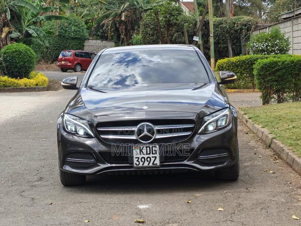 Mercedes-Benz C200 2014 Brown
