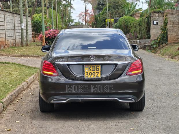 Mercedes-Benz C200 2014 Brown