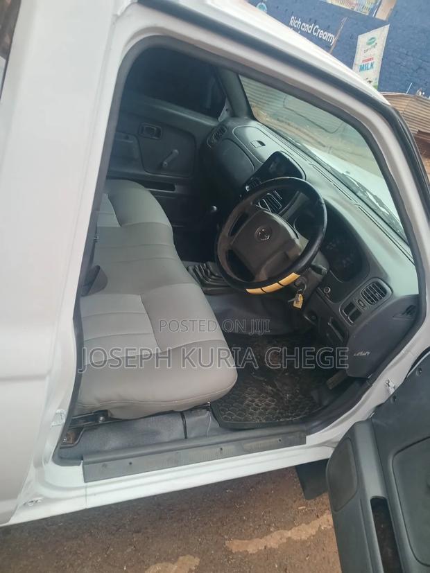 Nissan Hardbody 2007 White