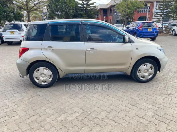Toyota IST 2005 Gray