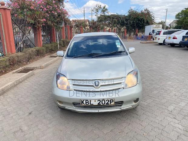 Toyota IST 2005 Gray