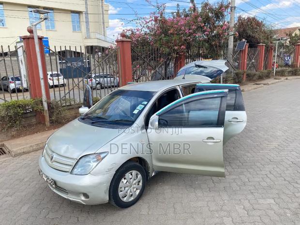 Toyota IST 2005 Gray