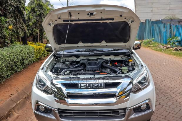 Isuzu MU-X 2018 White