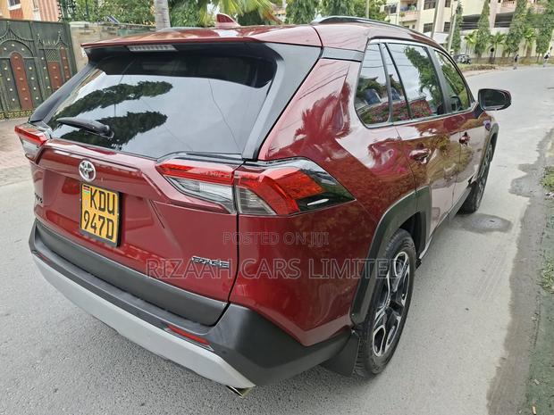 Toyota RAV4 XLE Premium FWD 2020 Red