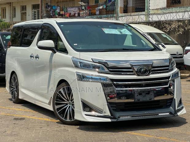Toyota Vellfire X 2.5 FWD 8-Seater 2019 Pearl