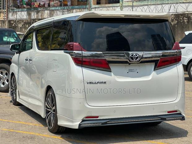 Toyota Vellfire X 2.5 FWD 8-Seater 2019 Pearl
