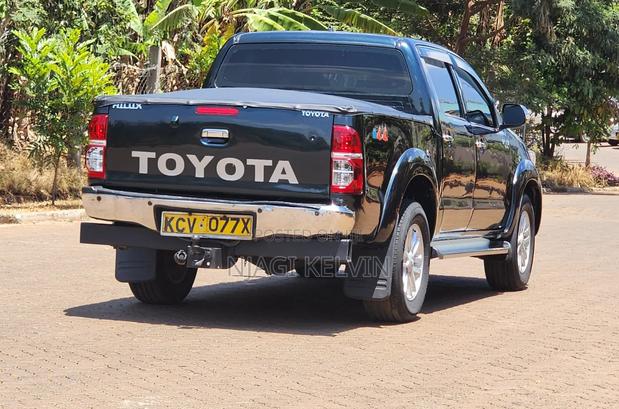 Toyota Hilux 3.0 D-4D 4x4 2012 Black