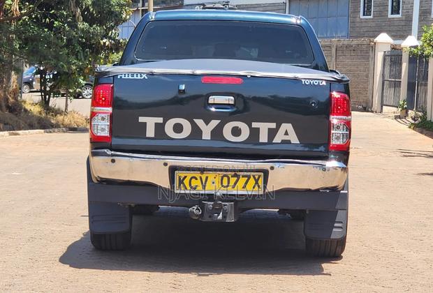 Toyota Hilux 3.0 D-4D 4x4 2012 Black