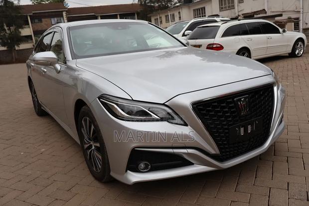 Toyota Crown 2019 Silver