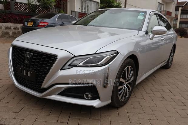 Toyota Crown 2019 Silver