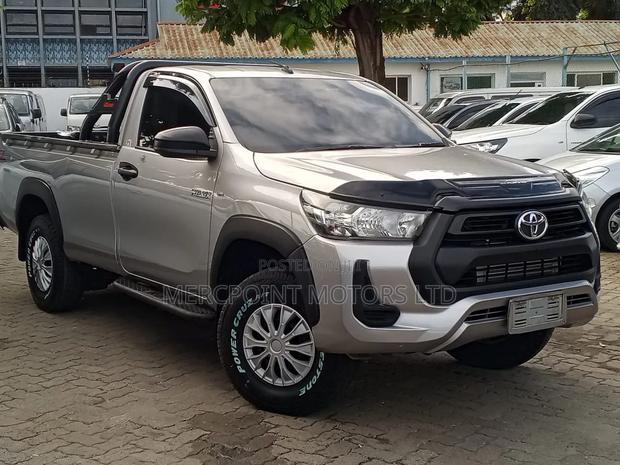 Toyota Hilux 2019 Silver
