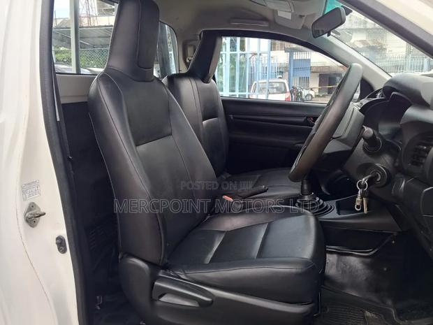 Toyota Hilux 2019 Silver
